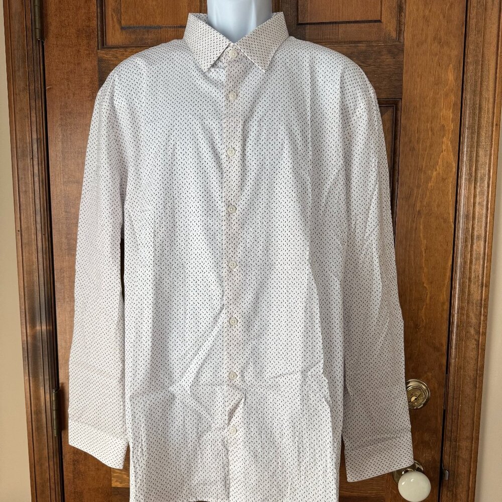 Express Slim 1MX White w/Scattered Tan & Black Triangles Button-Down Shirt XXL
